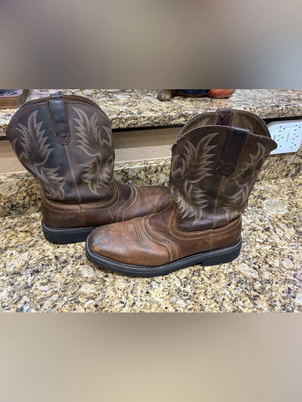Ariat Men’s Sierra Wide Square Toe Aged Bark Boots 8.5 EE 10010148 Western Aztec